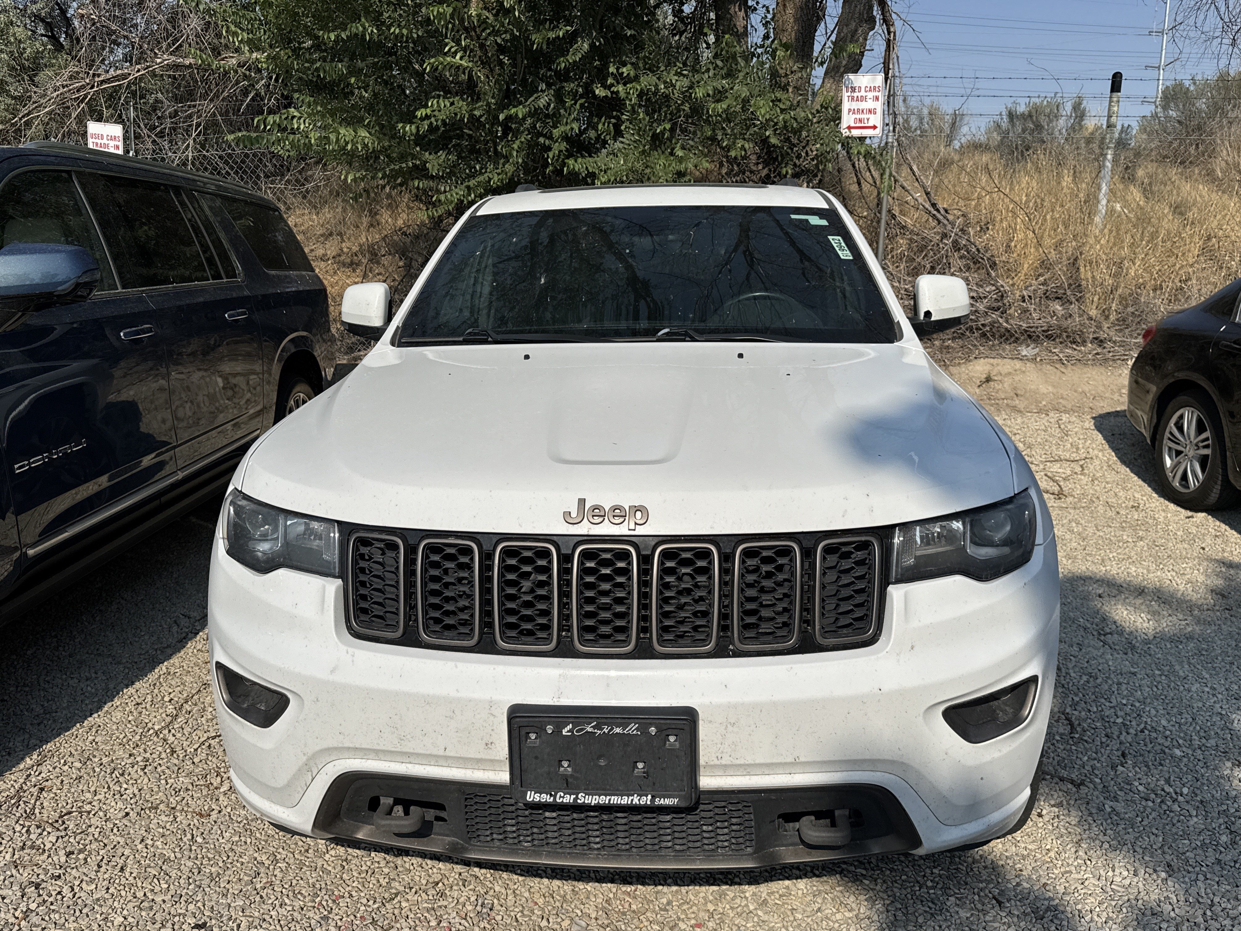 Used 2017 White Jeep Limited 75th Anniversary Edition image 4