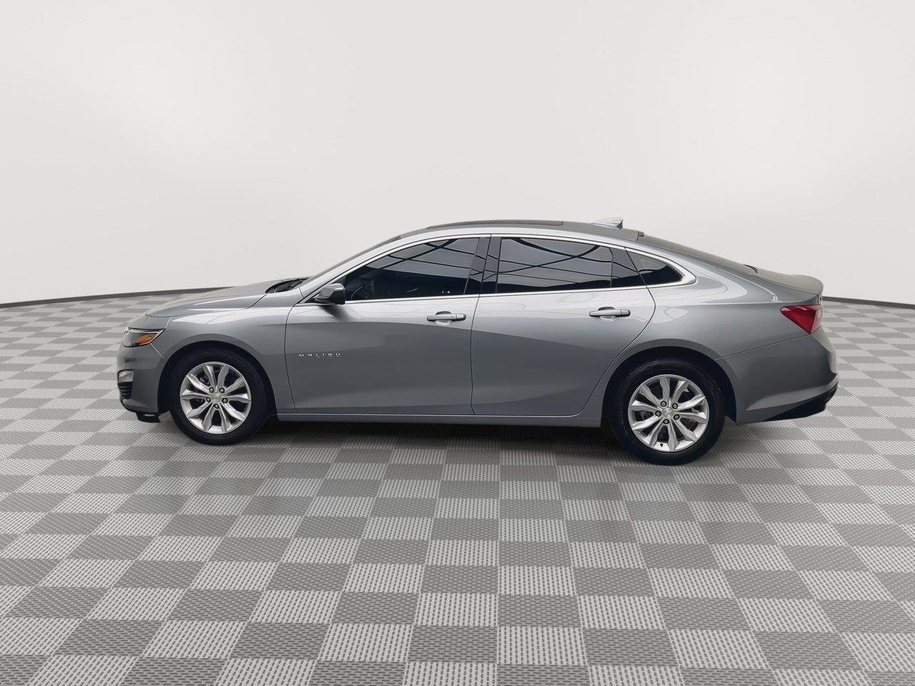 Used 2024 Sterling Gray Metallic Chevrolet LT image 34