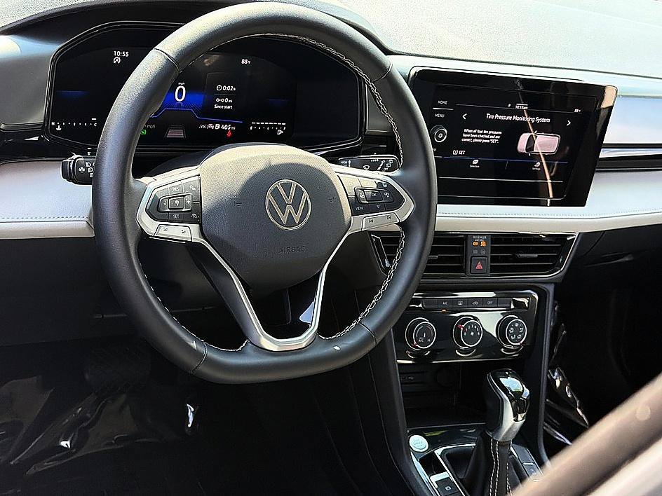 Used 2025 White Volkswagen S image 7