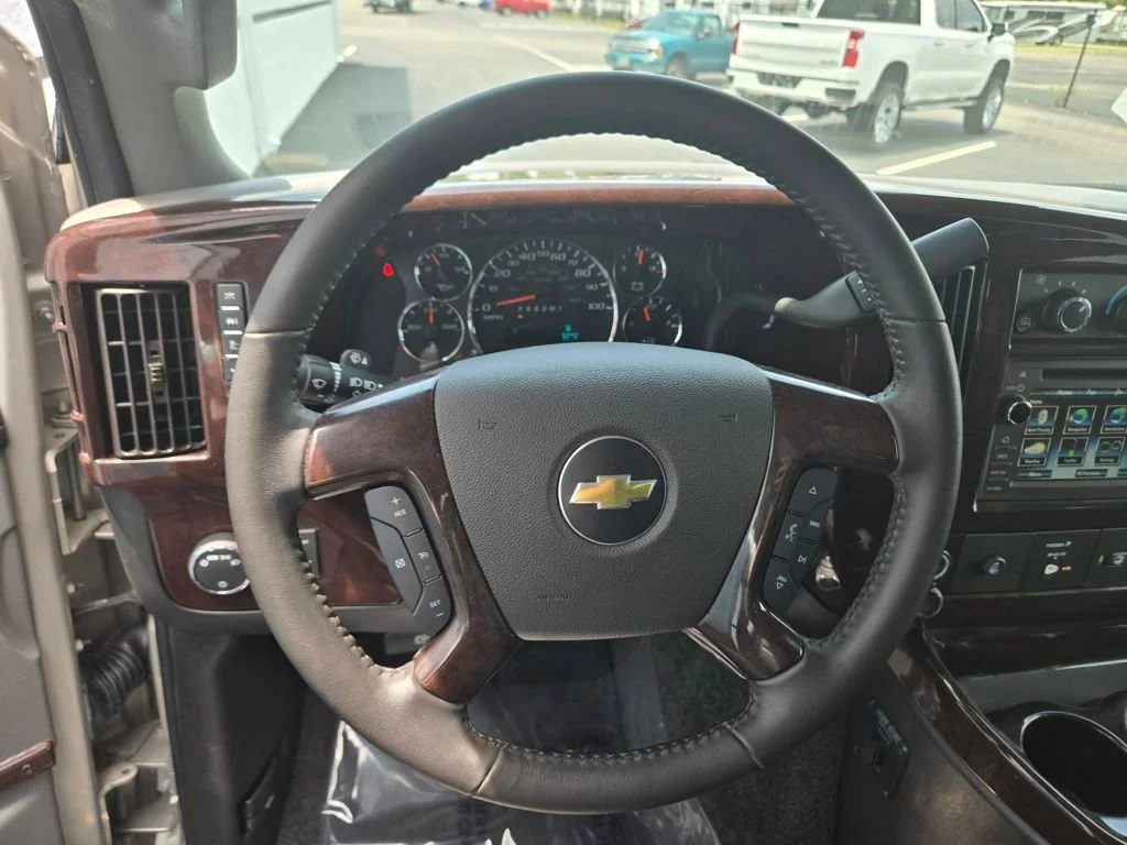 2019 Chevrolet Express Cargo Work Van - Photo 17