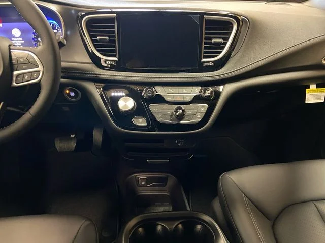 New 2026 Red Chrysler Select image 12