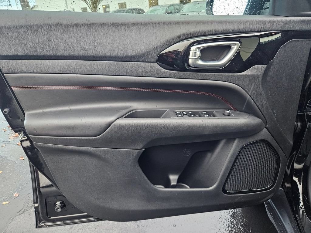 Used 2026 Diamond Black Crystal Pearlcoat Jeep Trailhawk image 9