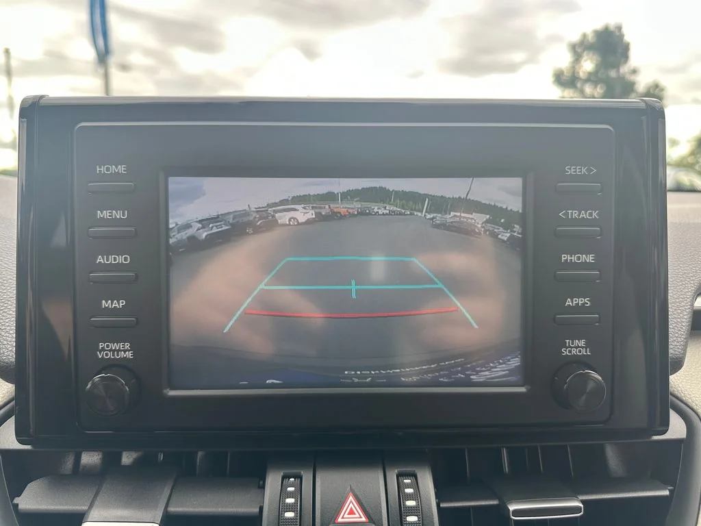 Used 2019 Gray Toyota XLE Premium image 17