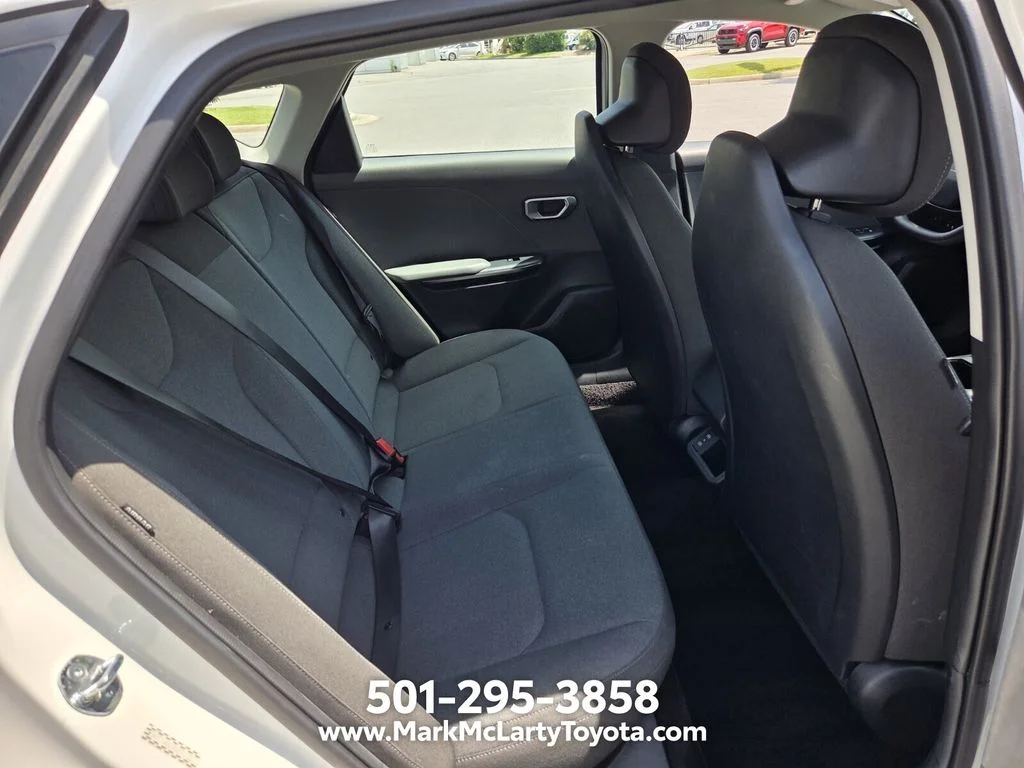 Used 2025 White Kia LXS image 13