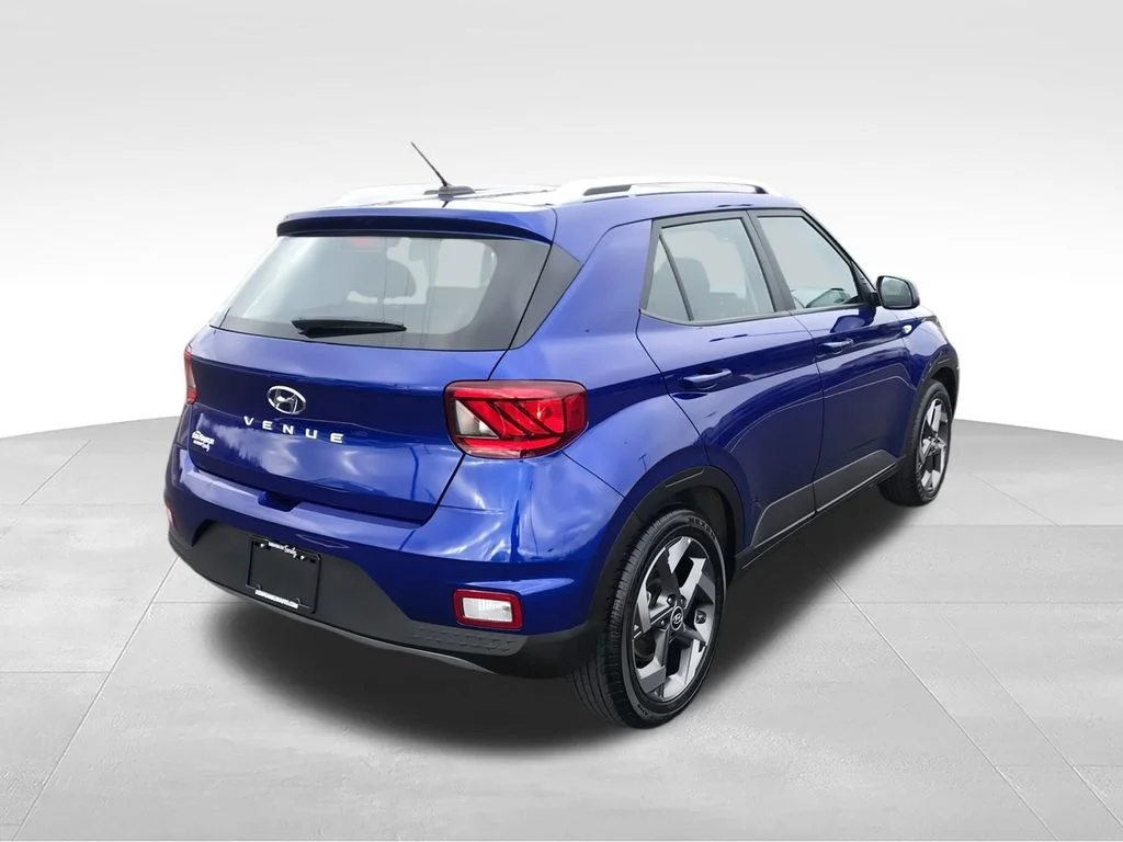 Used 2025 Blue Hyundai SEL image 10