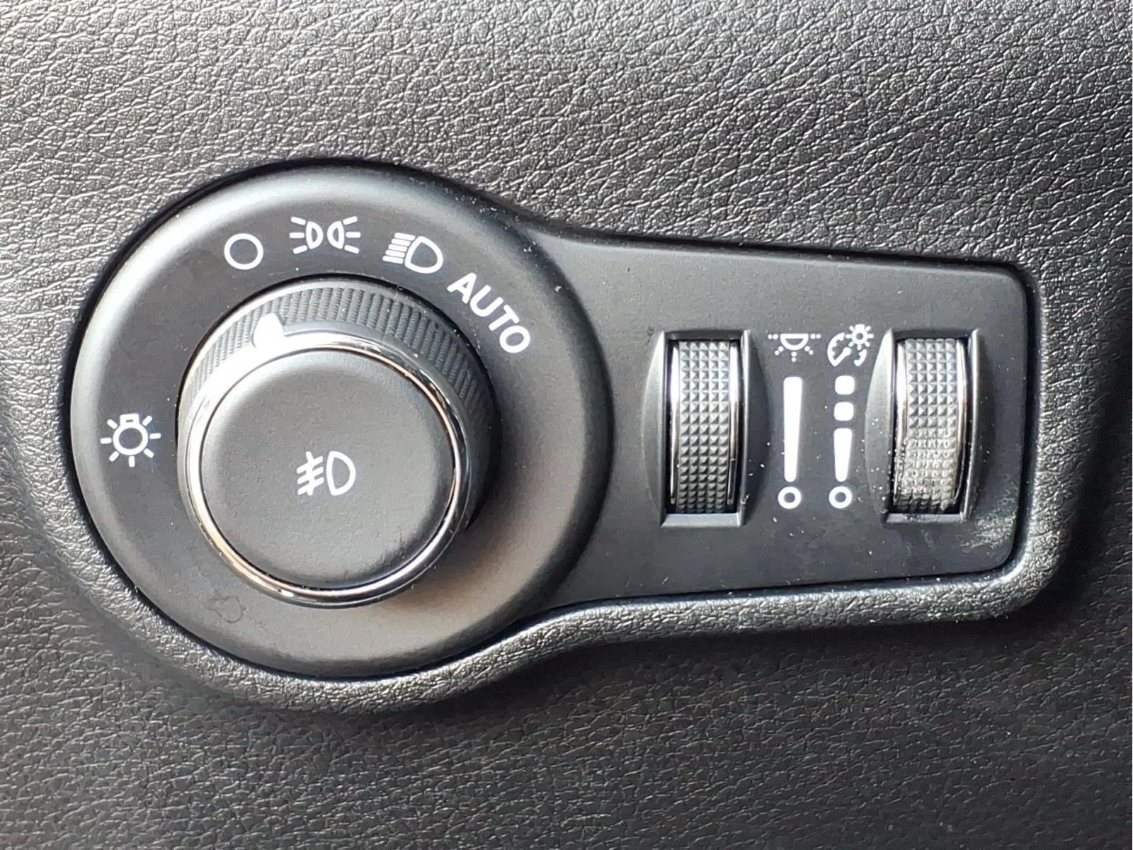 Used 2025 Black Jeep Limited image 19