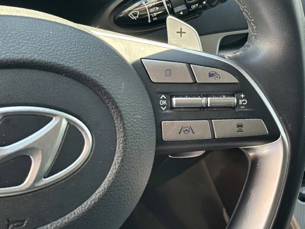 Used 2025 Gray Hyundai SEL image 37