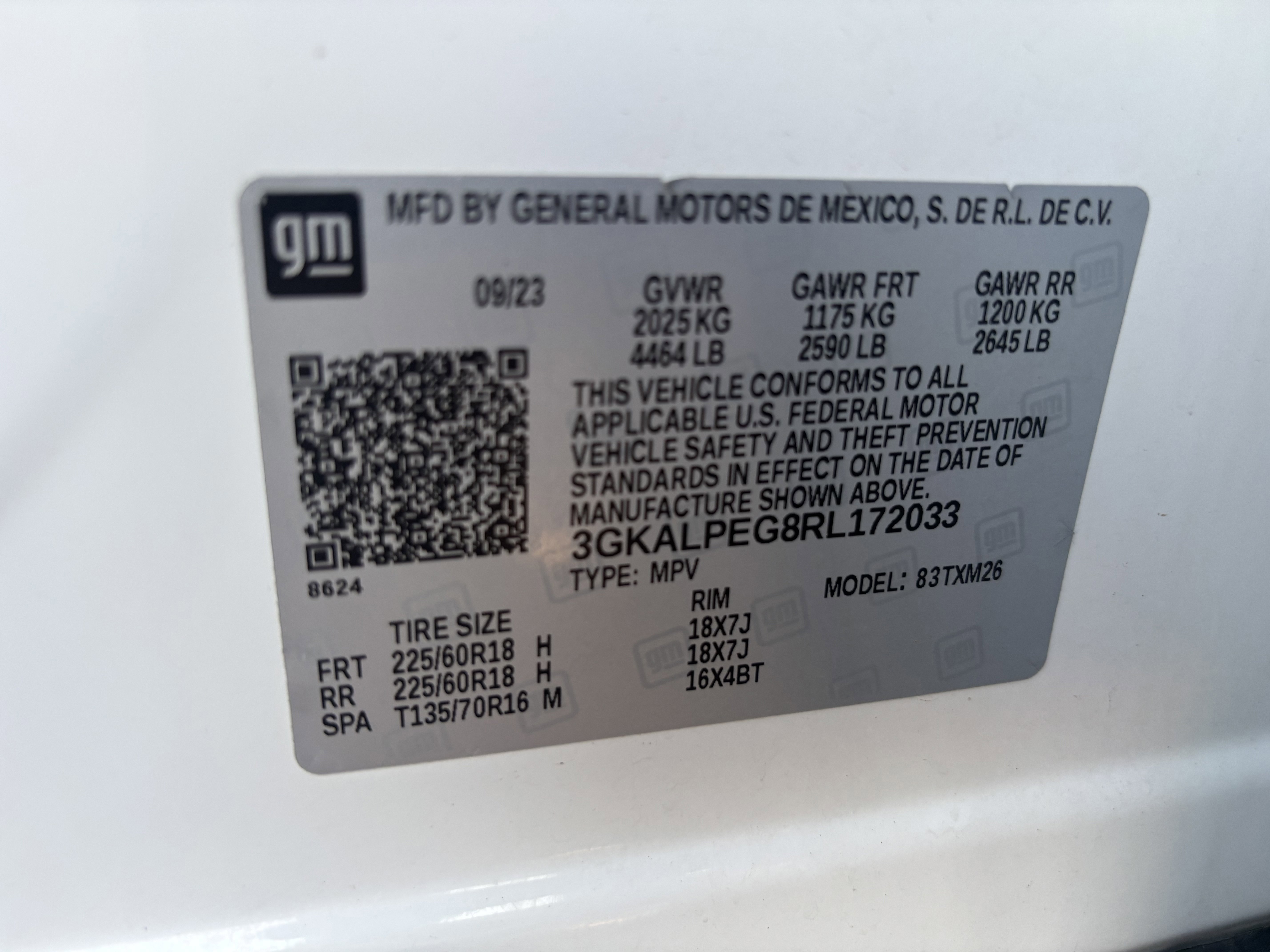 Used 2024 Summit White GMC SLT image 27