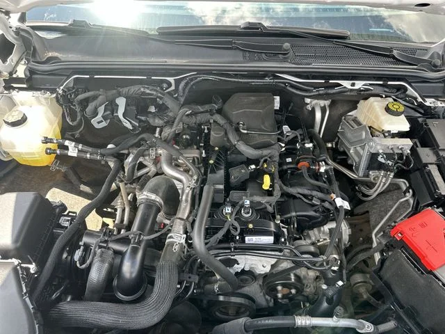 Used 2024  Ford Lariat image 19