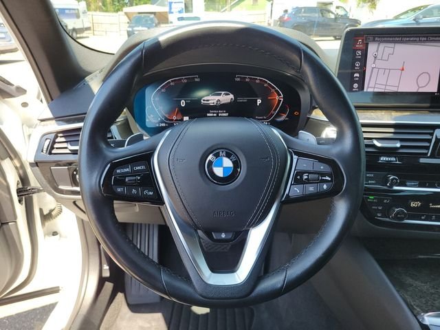 Used 2022 White BMW 540i xDrive image 34