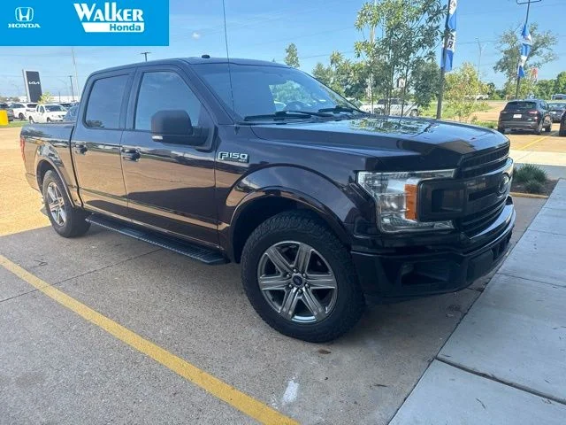 Used 2018 Magma Red Ford XLT image 3