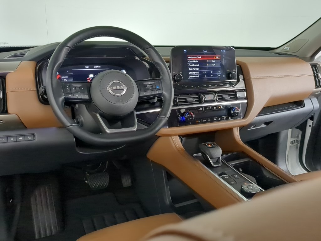 Used 2023 Pearl White Tricoat/Super Black Nissan Platinum image 14