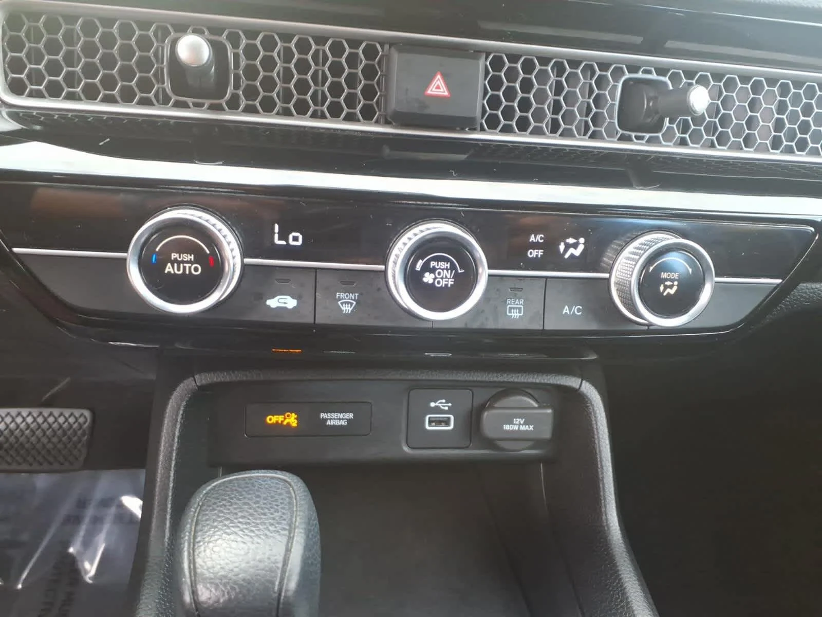 2024 Honda Civic Hatchback LX - Photo 18