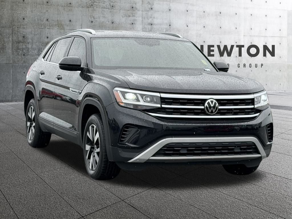 2021 Volkswagen Atlas Cross Sport 2.0T SE's photo