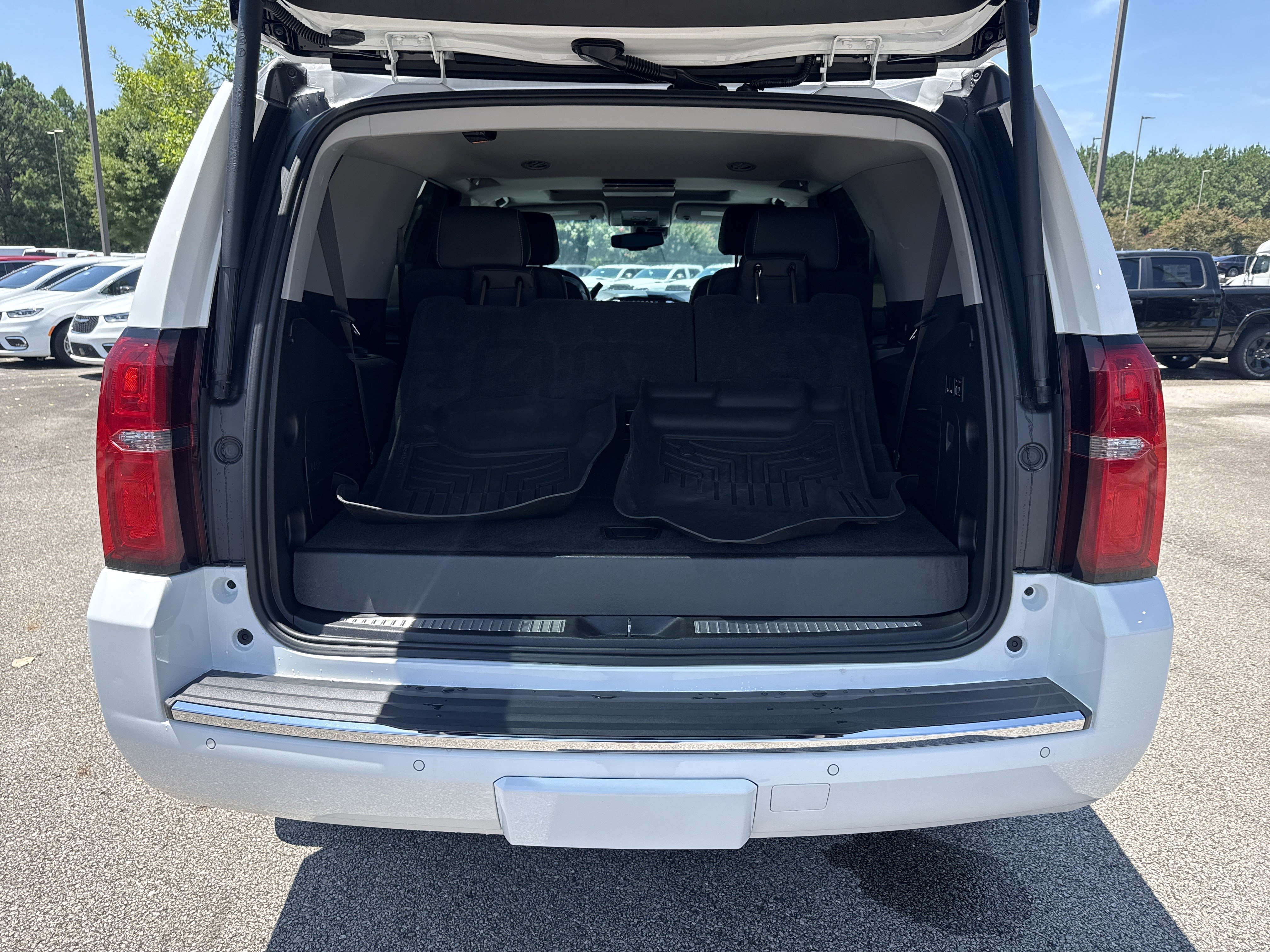 Used 2019 Summit White Chevrolet Premier image 18