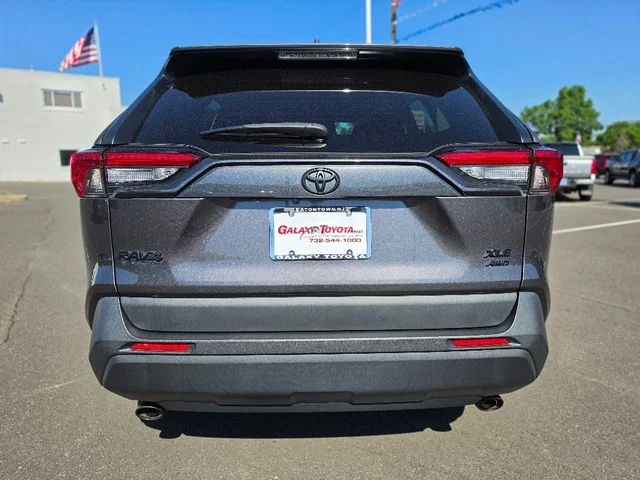 2024 Toyota RAV4 XLE - Photo 6