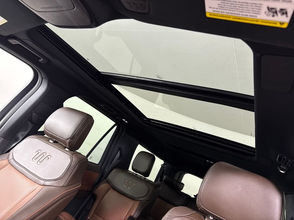 Used 2025 White Ford King Ranch image 22