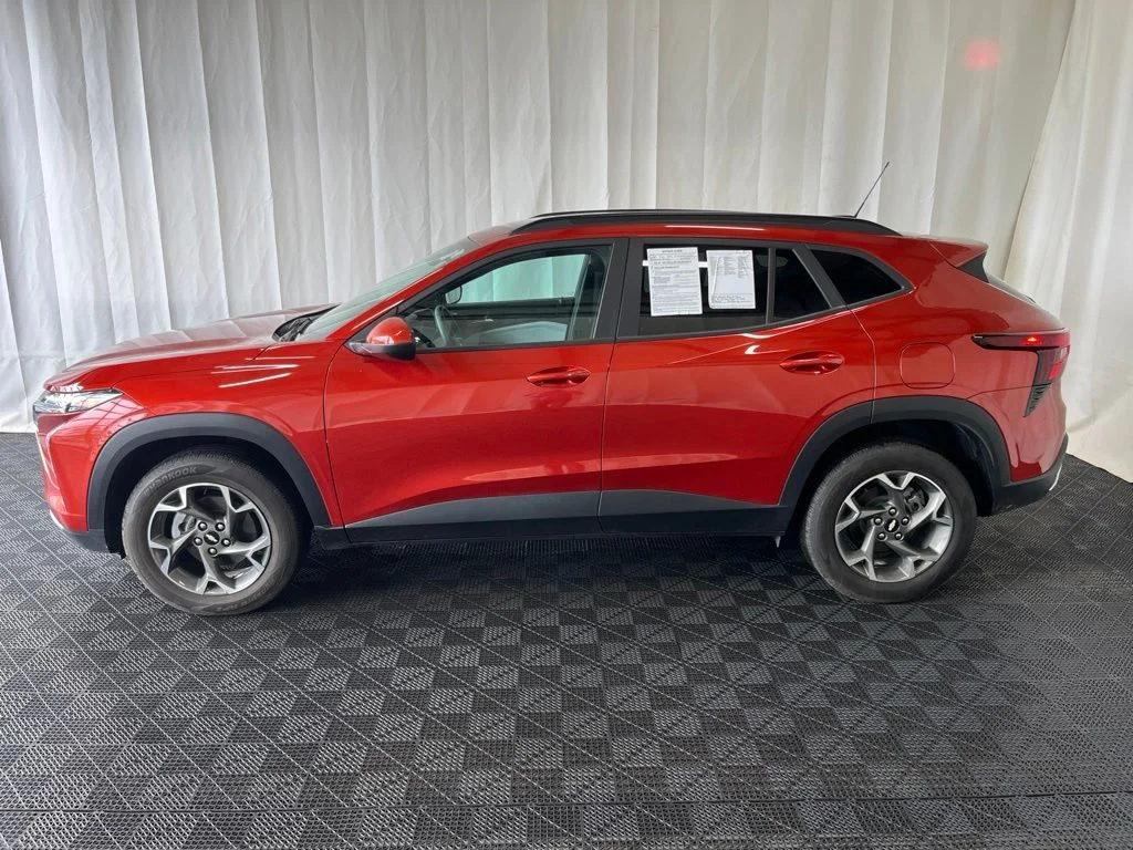 Used 2024 Orange Metallic Chevrolet LT image 25