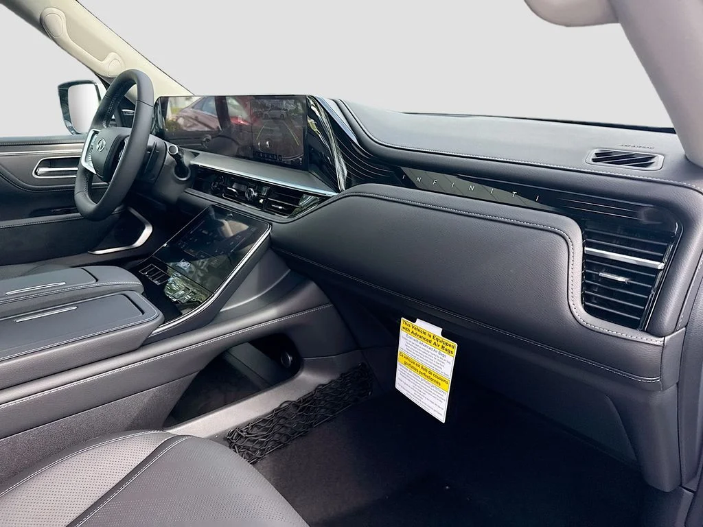 New 2027 RADIANT WHITE INFINITI Luxe 2WD image 32