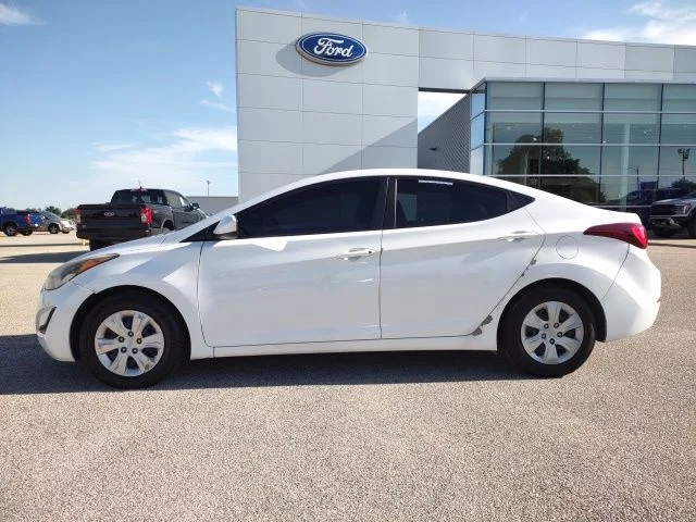 Used 2016 Quartz White Pearl Hyundai SE image 2