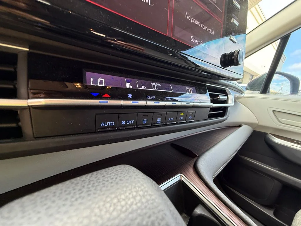 Used 2022  Toyota LE image 23