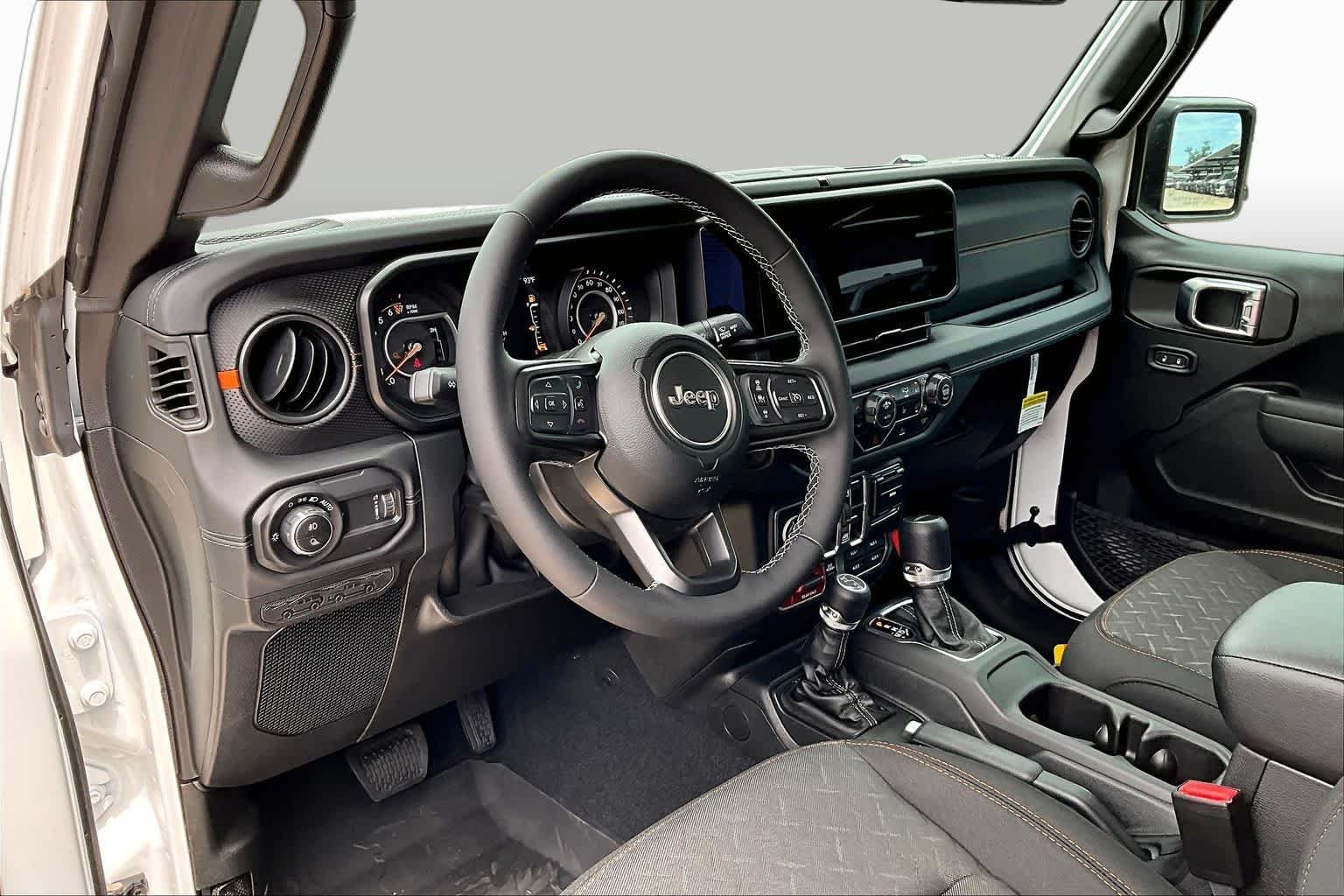 New 2026 Bright White Clearcoat Jeep Mojave image 9