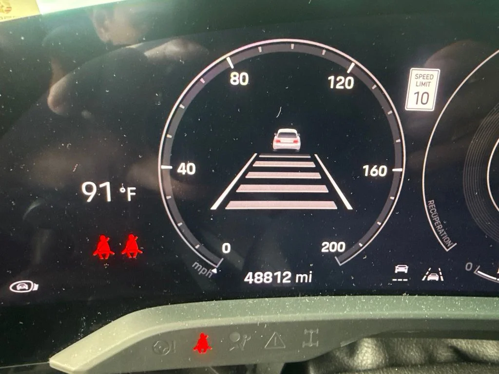 Used 2024  Porsche Base image 20