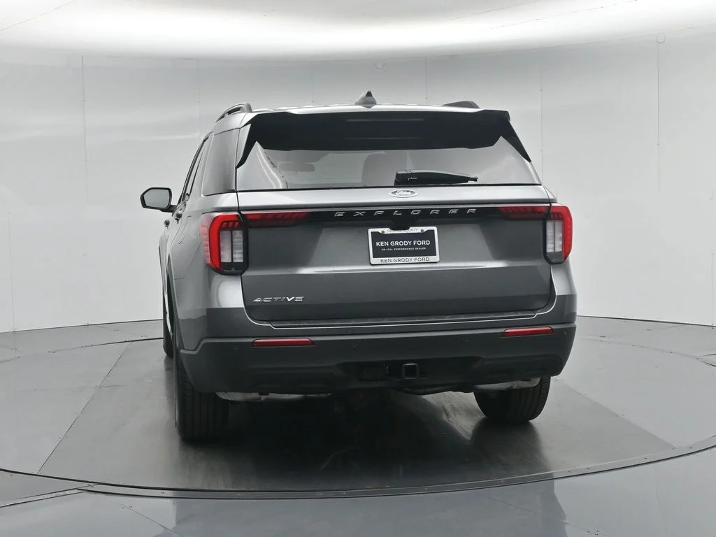 New 2026 Carbonized Gray Metallic Ford Active image 27