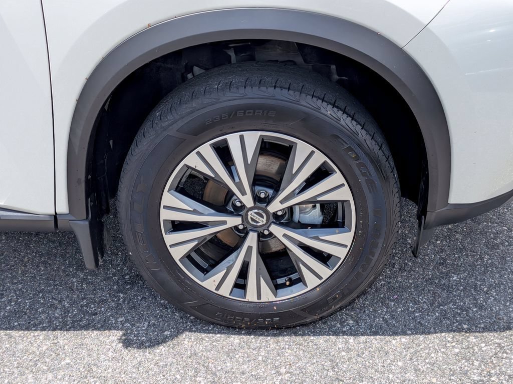 Used 2021 White Nissan SV image 10