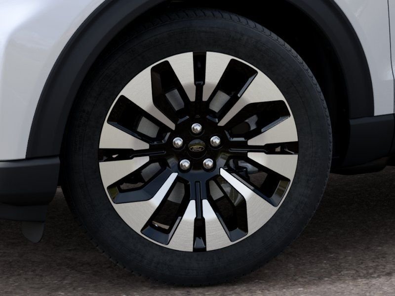New 2027 Star White Metallic Tri-Coat Ford Platinum™ image 23