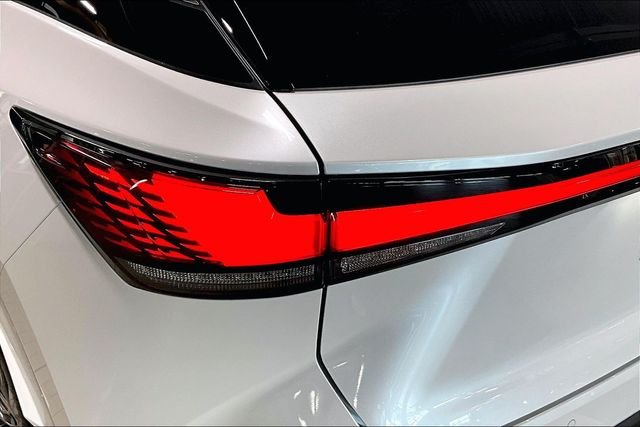 Used 2023 White Lexus 350 Luxury image 21