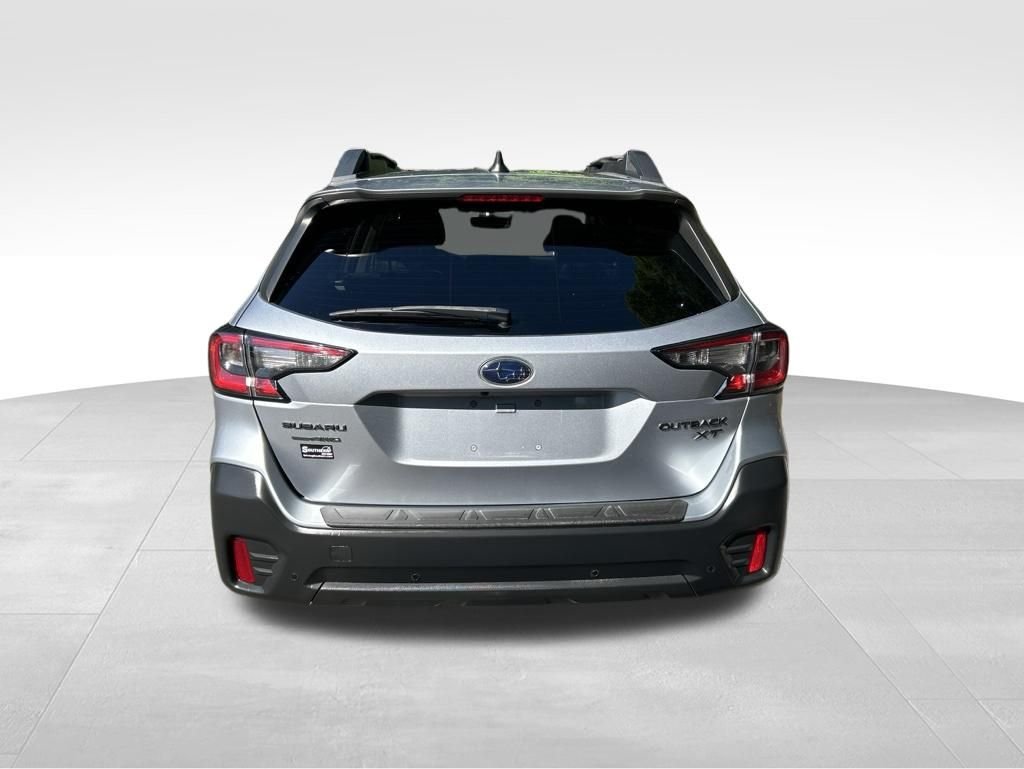 Used 2022 Silver Subaru Onyx Edition XT image 4