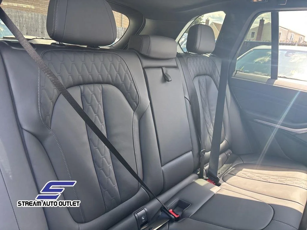 2025 BMW X5 50e - Photo 13