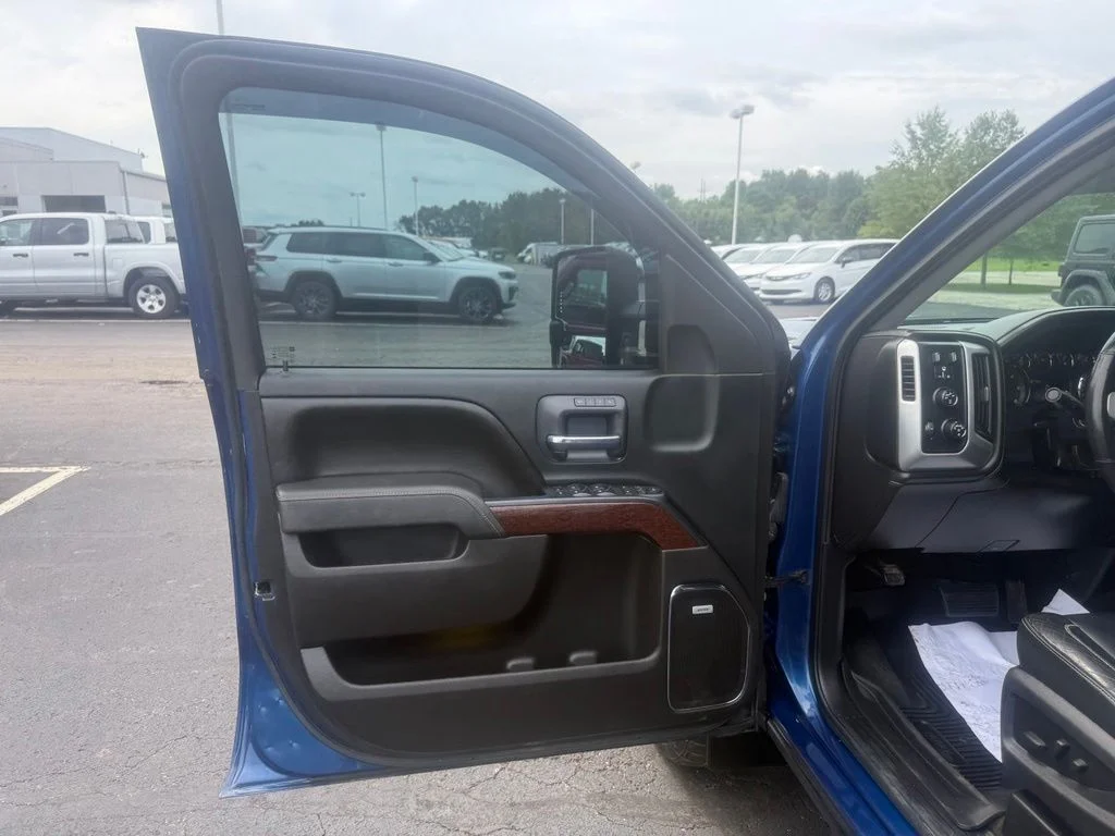 Used 2016 Blue GMC SLT image 11