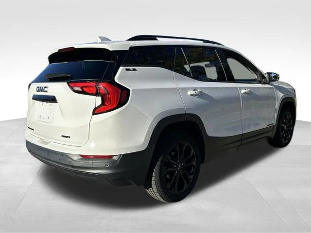 Used 2020 White GMC SLE image 9