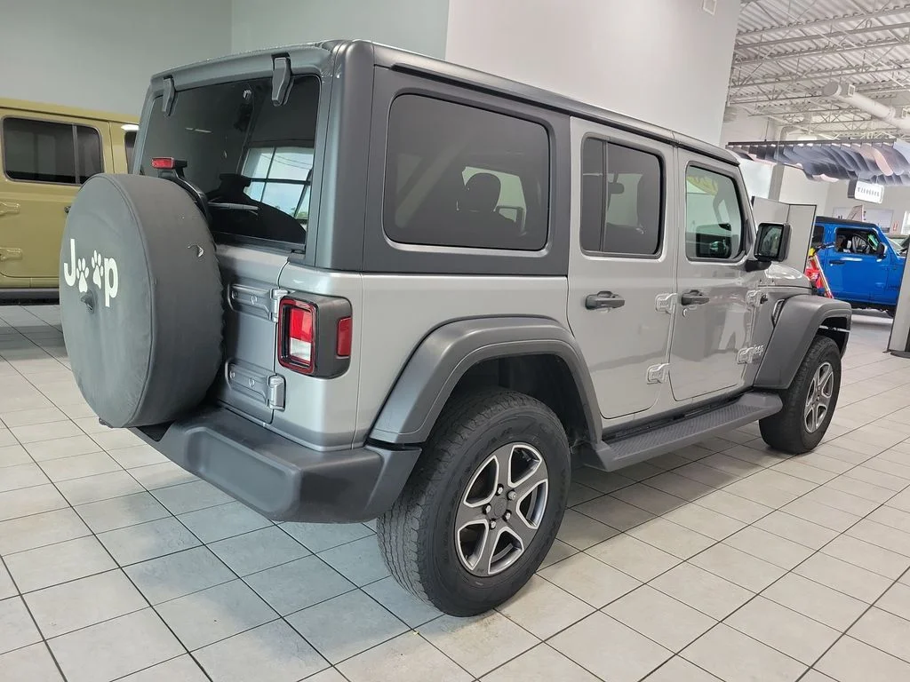 Used 2020 Silver Jeep Unlimited Sport S image 10