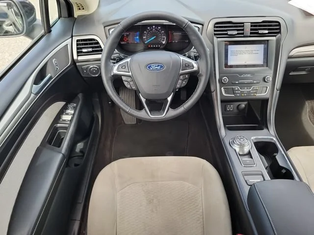 2019 Ford Fusion SE - Photo 9