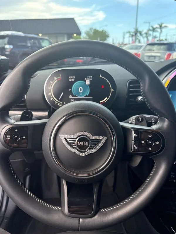 Used 2023 White MINI Cooper S image 9