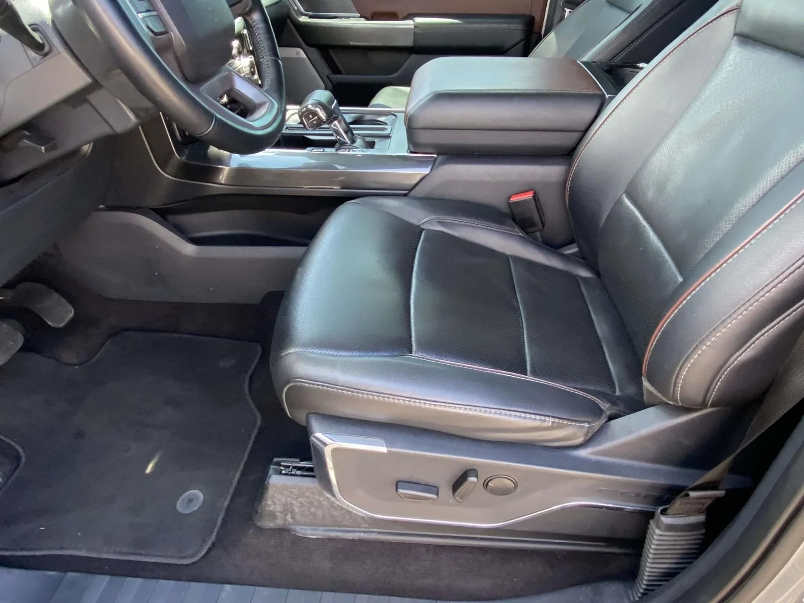 Used 2022 Silver Ford Lariat image 13
