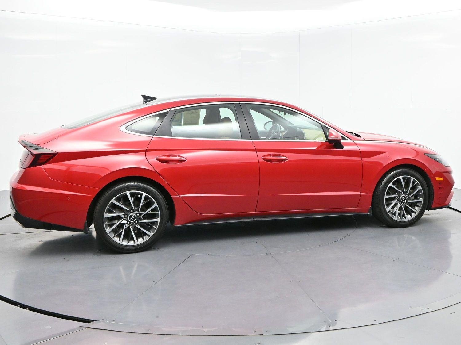 Used 2021 Calypso Red Hyundai Limited image 8