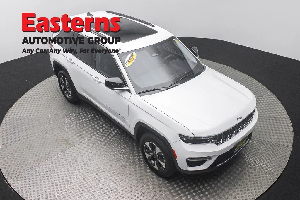 Used 2023 White Jeep 4xe image 3