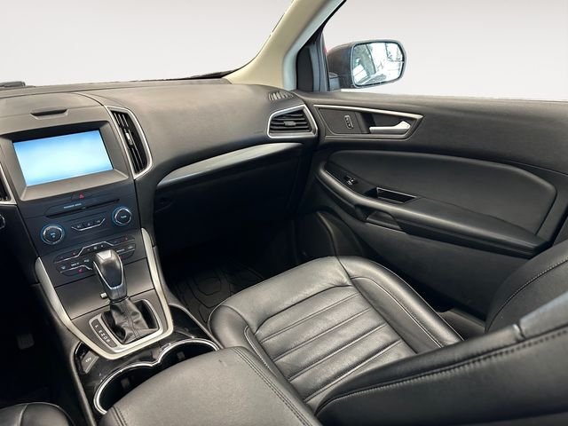 Used 2015  Ford SEL image 11
