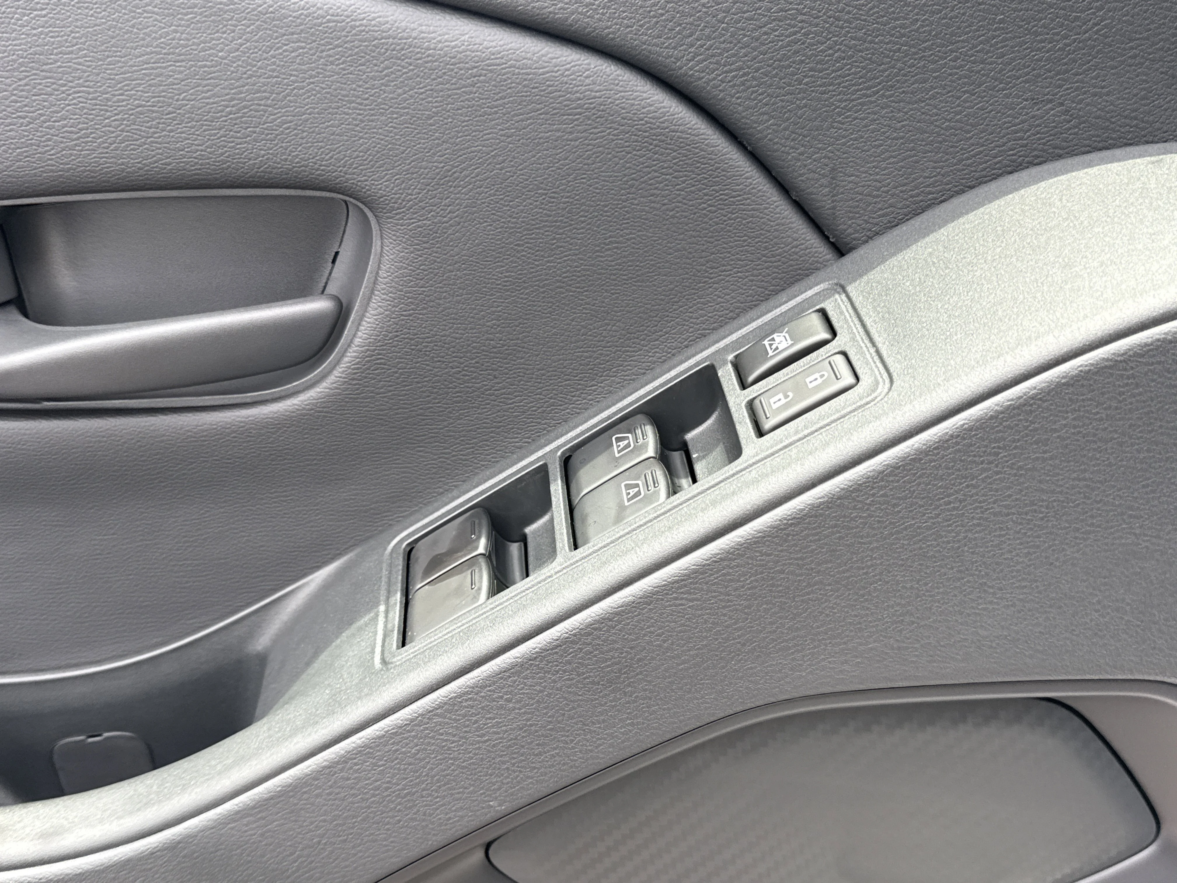 New 2026 Glacier White Nissan S 4WD image 11