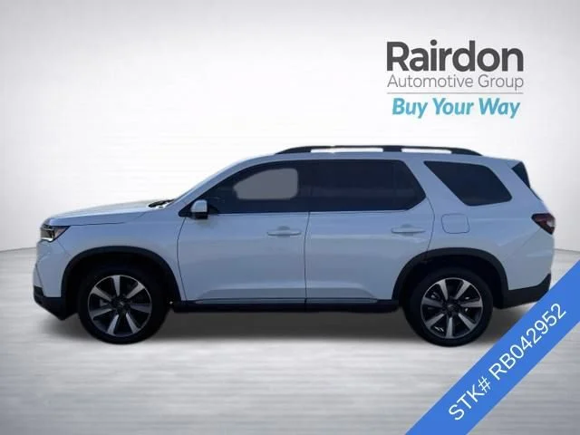 Used 2024 Platinum White Pearl Honda Touring image 4