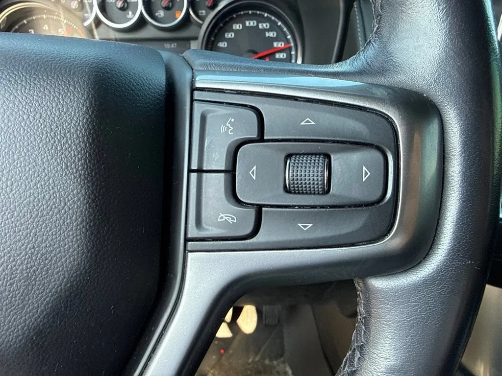 Used 2021 Black Chevrolet Z71 image 25