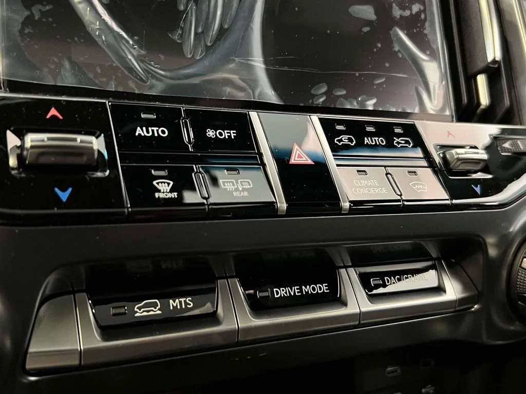 2026 Lexus LX 700h F-Sport - Photo 30