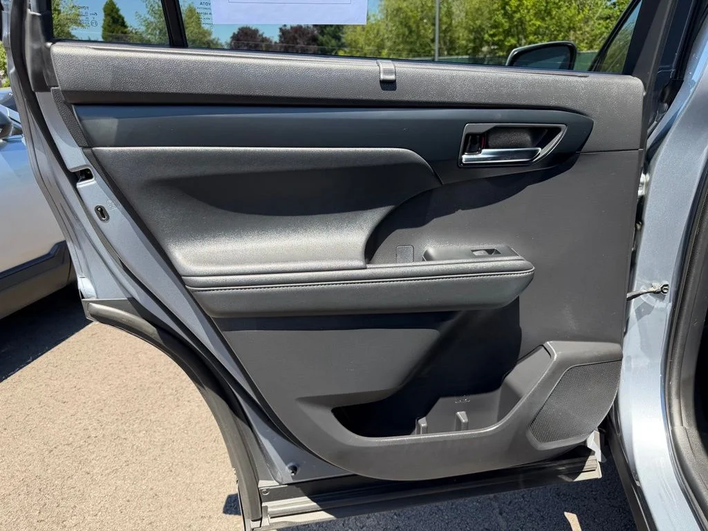 2021 Toyota Highlander XLE - Photo 28