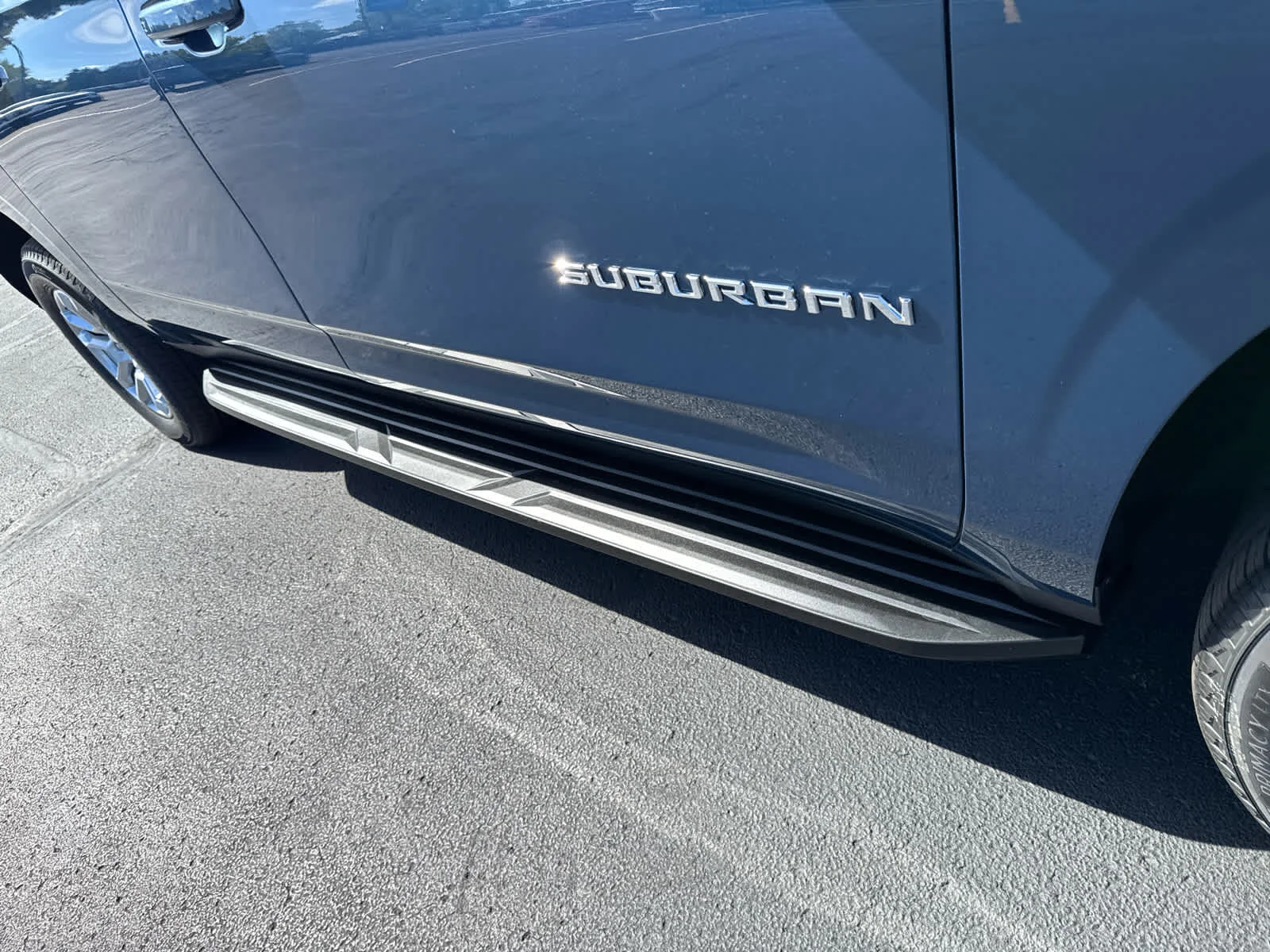 2027 Chevrolet Suburban LT - Photo 15