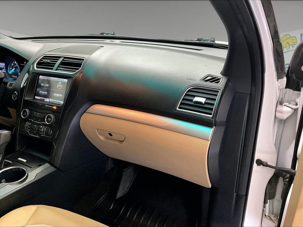Used 2016 White Ford XLT image 13