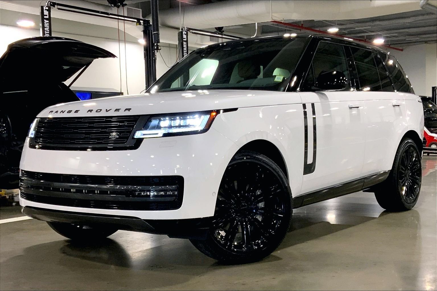 2026 Land Rover Range Rover 3.0 SE SWB's photo